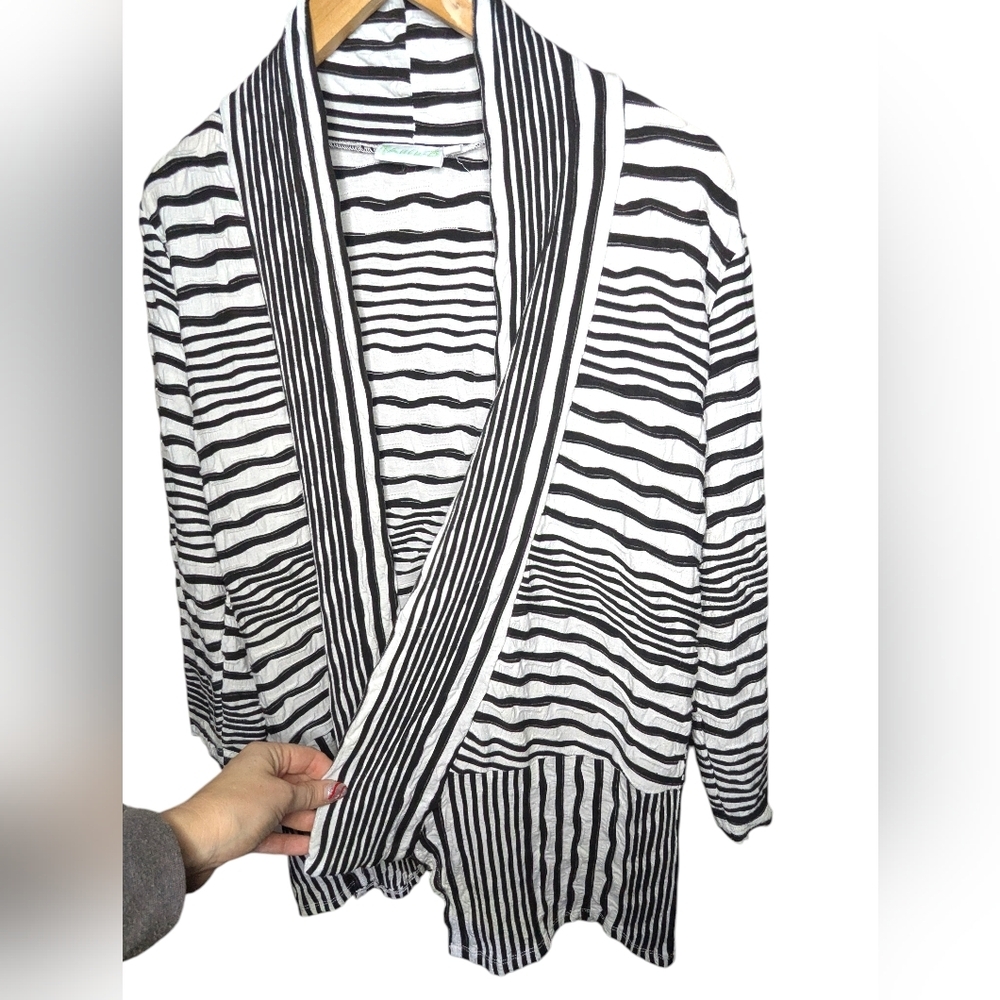 Lulu-B Cardigan Small Black White Open Front Kimono Lightweight Abstract Stripe - Picture 3 of 9